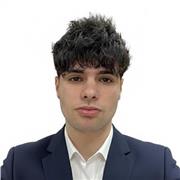 Chico muy tranquilo, con mucha paciencia y con muchas ganas de enseñar.