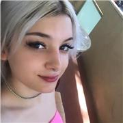 docente di spagnolo impartisce lezioni per studenti di scuola media/superiore