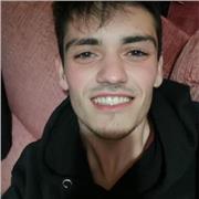 Educador social en formación con habilidades para transmitir conocimientos teóricos y prácticos y aptitudes enfocadas en el desarrollo personal y social