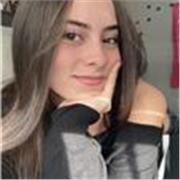 Chica amable y entusiasta decidida a impartir clases de inglés a niños de infantil, primaria e incluso primeros cursos de la eso. 