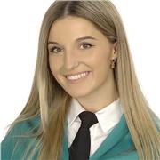 Profesora de clases particulares. Doy clases de inglés, ya sea como refuerzo o para preparación de títulos, también de sintaxis