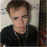 Estudiante apto para enseñar a otros más jóvenes