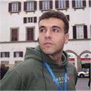 EHU-n Matematikak ikasten ari den 22 urteko gaztea. 4. mailan nago, karrera amaitzear. 2020tik daramat klase partikularrak ematen