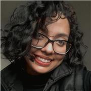 Professora de inglês, ensina crianças de todas idades