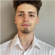 Etudiant en sciences politiques, proposent des cours d’histoire collège/lycée.