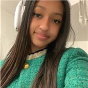 Cours de piano : Bonjour , je m’appelle Sarah je suis une élève de terminal général au lycée Pothier à Orléans et j’ai appris le piano en autodidacte. Mon niveau actuel correspond à 9 ans d’études de piano en conservatoire. J’ai d’ailleurs été au conserva