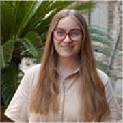 Friendly, experienced English tutor with 2 degrees in modern languages and cultures!