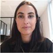 Nativa de Francia con mucha paciencia. Acostumbrada a apoyar a los niños gracias a mis dos hijos 