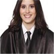 Profesora titulada en el doble grado en EEII y Filología Hispánica así como el máster en profesorado, especializado en inglés.