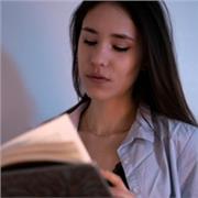 Étudiante en Master Anglais recherche, je suis disponible pour vous donner des cours d'anglais et à l'aide aux devoirs. Niveau primaire, collège, lycée, option LCER