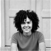 Profesor de apoyo para niños en literatura y oralidad