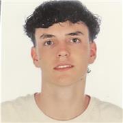 Estudiante con nivel avanzado de inglés (C1 Cambridge) y experiencia internacional. Responsable y paciente.