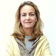 Profesora de matemáticas, ciencias y biología para niños de entre 3 y 12 años.