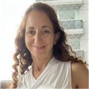 Maestra con mucha paciencia da clases de matemática para primaria