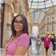 Insegnante di biologia, studentessa di infermieristica, diplomata ad un liceo scientifico
