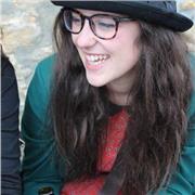 Graduada en Biología, me ofrezco a impartir clases de biología, ciencias de la naturaleza, física, química, matemáticas e inglés si es preciso (tengo nivel C1 certificado). También me encanta la historia y se me da muy bien