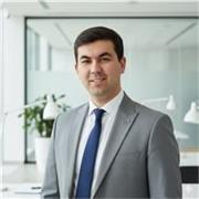 I am a patient and structured English tutor