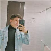 Profesor de español con experiencia en clases virtuales. Dos de mis prácticas las realicé de manera virtual l