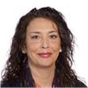 Azafata de vuelo internacional y posteriormente profesora en el mismo centro imparte clases de inglés según el tipo de nivel