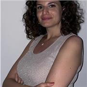 Laureata in lingue straniere impartisce lezioni di francese e inglese