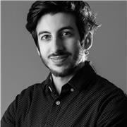 Insegnante di chitarra, laurea triennale al conservatorio Achille Peri, con 110 e lode