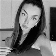 Studentessa di quarta superiore per ripetizioni di matematica