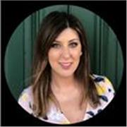 Hola, soy nativa de Australia y vivo en Málaga. Hablo inglés de forma nativa y español con un nivel avanzado (C1).