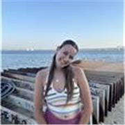 Soy una persona muy creativa, responsable y a la que le encantan los niños. Estoy estudiando educación infantil.