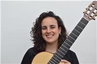 Profesora de guitarra, lenguaje musical e iniciación al canto. Imparto clases tanto presenciales como online