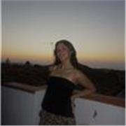 Viví en Estados Unidos 4 años y me manejo muy bien con el idioma pero aún así preferiblemente niños pequeños. 