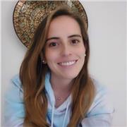 Profesora de Yoga, comparte clases personalizadas y grupales