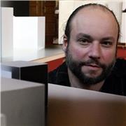 Artiste Plasticien proche Strasbourg, enseigne la photographie (prise de vue, cadrage etc...)
