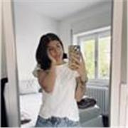 Giovane, affidabile e solare, una studentessa di ingegneria disponibile per i bambini.