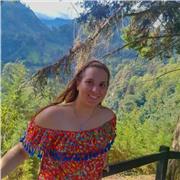 Quiero poder ayudarle a los chiquitines a entender un poco más los temas que se les puedan dificultar, soy muy paciente y me gusta interactuar mucho con los niños