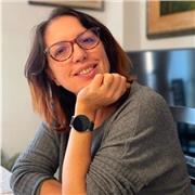 Laurea in lingue e letterature straniere, esperienza ripetizioni lingua inglese a ragazzi di scuola di ogni ordine e grado. Pluriennale esperienza lavorativa in aziende private, ufficio commerciale estero, traduzioni tecniche e commerciali, inglese commer