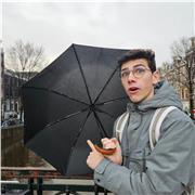 En tant qu'étudiant en droit à Bourg-en-Bresse, je serais heureux d'aider les élèves du primaire et du collège dans leurs études.