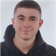 Joven con titulo de C1 de euskera, me desenvuelvo bien tanto en ingles como en castellano y tengo dos años de experiencia.