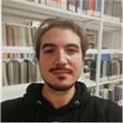 Studente universitario di comunicazione a Torino, diplomato al liceo scientifico.