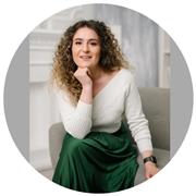 Erfahrene Englischlehrerin (MA, CELTA, C2) bietet Online-Unterricht für Erwachsene in Deutschland an