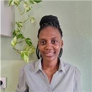 Je donne des cours particuliers aux élèves au primaire et collège adaptés à chaque intervenant.