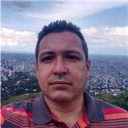 Explora el Mundo del Español con un Profesor Apasionado