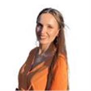 Hola! Ofrezco apoyo educativo pedagógico (soy pedagoga y orientadora educativa) y clases en materias de Ciencias Sociales, pues también soy educadora y trabajadora social. No dudes en preguntar!
