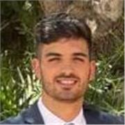 Soy un chico dispuesto, me adapto a cualquier nivel y asignatura. Soy graduado en Biología por la Universidad de Murcia por lo que además estoy capacitado a dar clases de biología a cualquier nivel, incluido a universitarios.