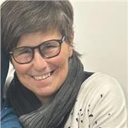 Native English tutor with 3 years' experience offering private EFL lessons for adults online.