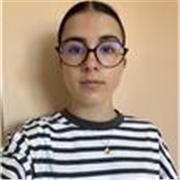 Étudiante en droit offre des cours de soutien scolaire aux élèves du CP à la 3ème. 
