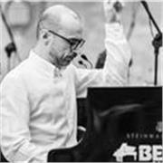 Pianista e docente di pianoforte impartisce lezioni di medio e alto livello. Programmi personalizzati, preparazione per ammissioni ed esami presso Accademie musicali e Conservatori, concorsi pianistici