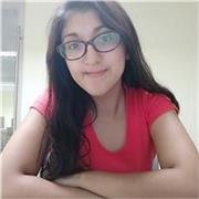 Profesora de Comunicación y Redacción imparte clases a jóvenes de todas las edades