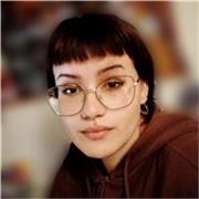  Nazywam się Marta i jestem studentką z doświadczeniem w pracy w szkole językowej. 