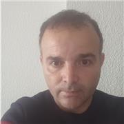 Un profesor dinámico. Además de los temas exigidos en el proyecto curricular aportar nuevos conocimientos que hagan más atractivo.