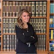 Da sempre promotrice della formazione, impartisco lezioni di italiano e diritto. 